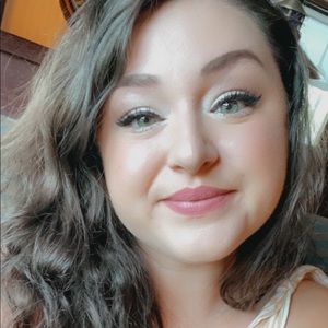 Meet your Posher, Jade